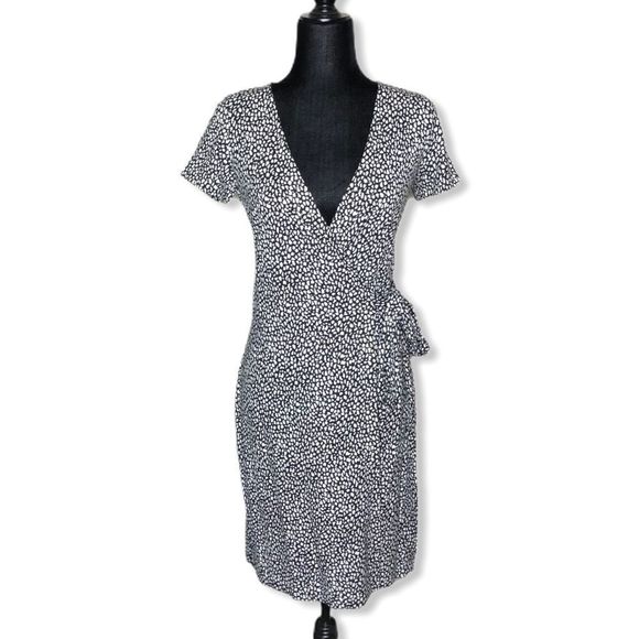 DVF New Julian Two Short Sleeve Black White Spotted Print Wrap Dress NWT size 0 - Picture 1 of 12